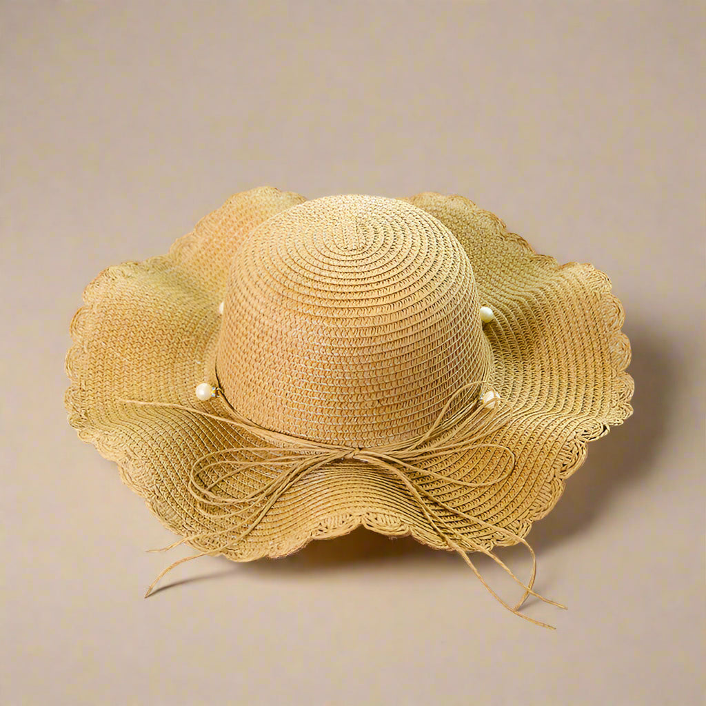 Elegant Strandhat Med Perledetaljer | Beskyt & Fremhæv Din Stil
