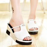 Silla | Stilfulde Kilesandaler med Rhinestone-detaljer